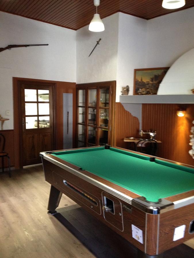 Bar Hotel De La Place Mezel Экстерьер фото