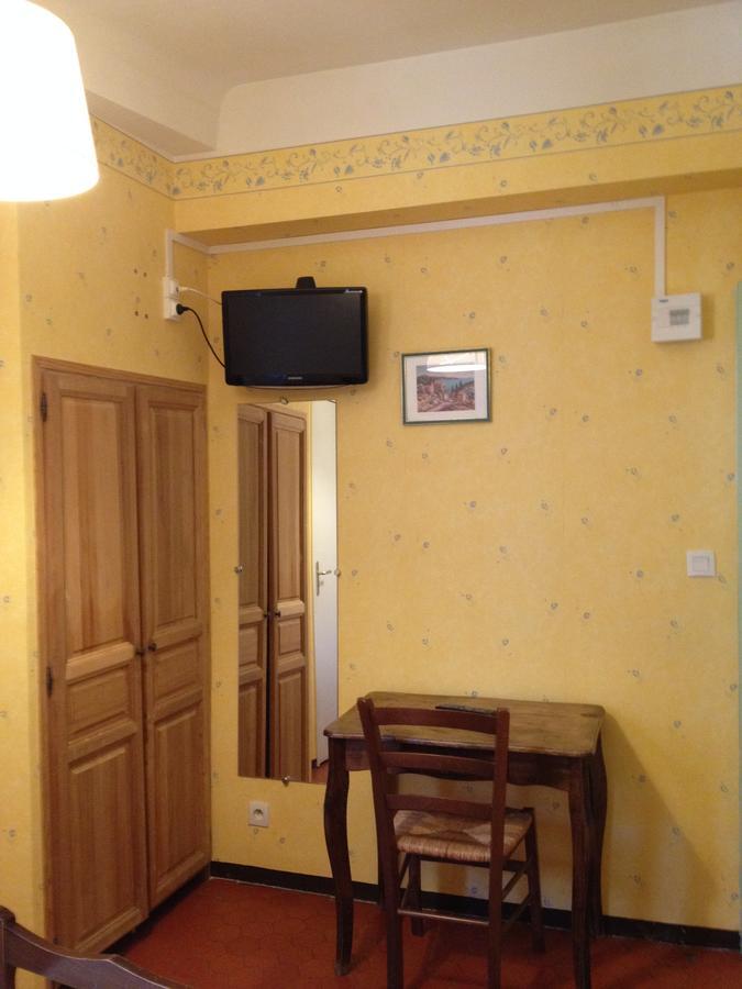 Bar Hotel De La Place Mezel Экстерьер фото
