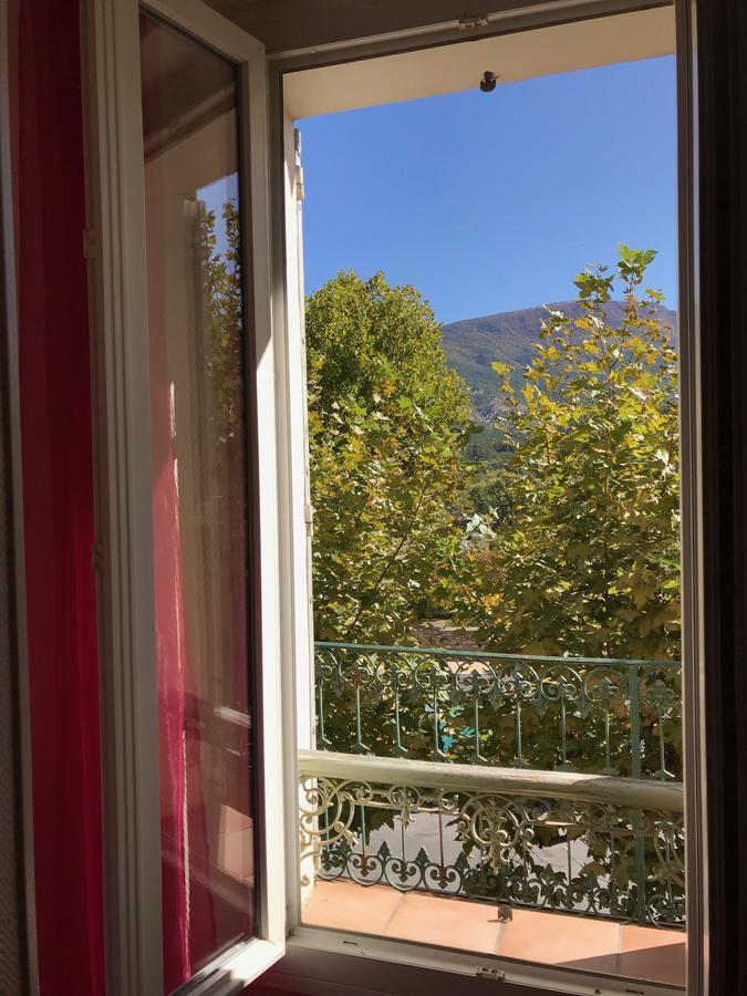 Bar Hotel De La Place Mezel Экстерьер фото